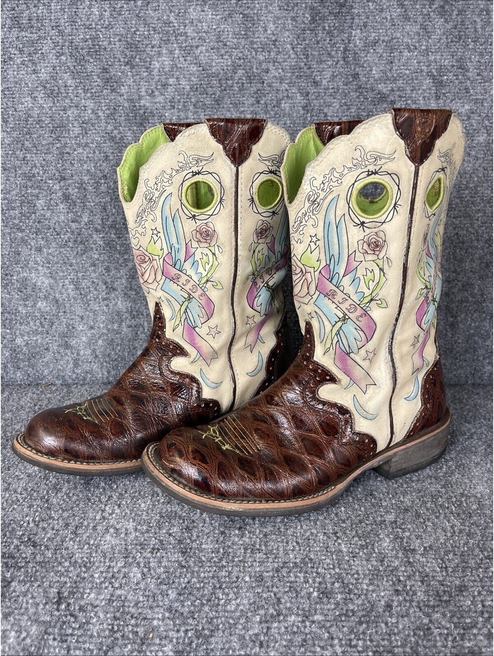Ariat Ladies Rodeobaby Rocker Cowboy Boots Tattoo Themed Live Ride 7.5